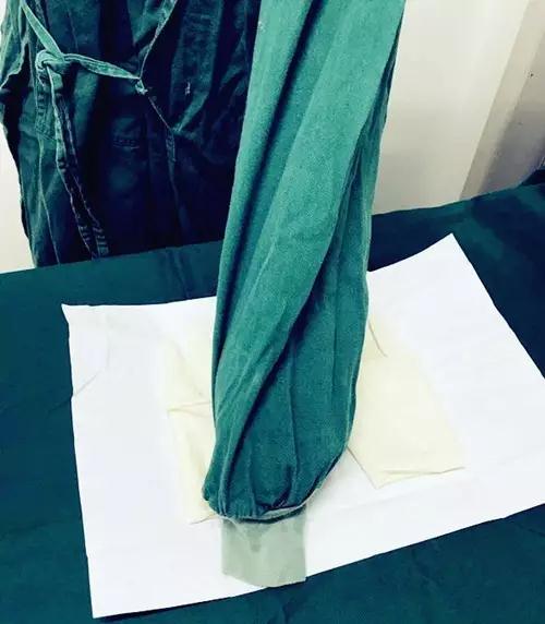 我院手术室在全院率先推广无触式戴无菌手套法！